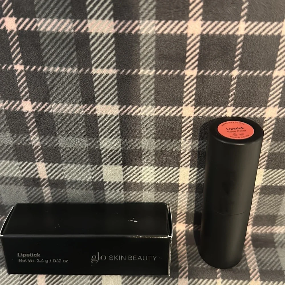 GLO SKIN BEAUTY FULL SIZE ROSE PETAL LIPSTICK